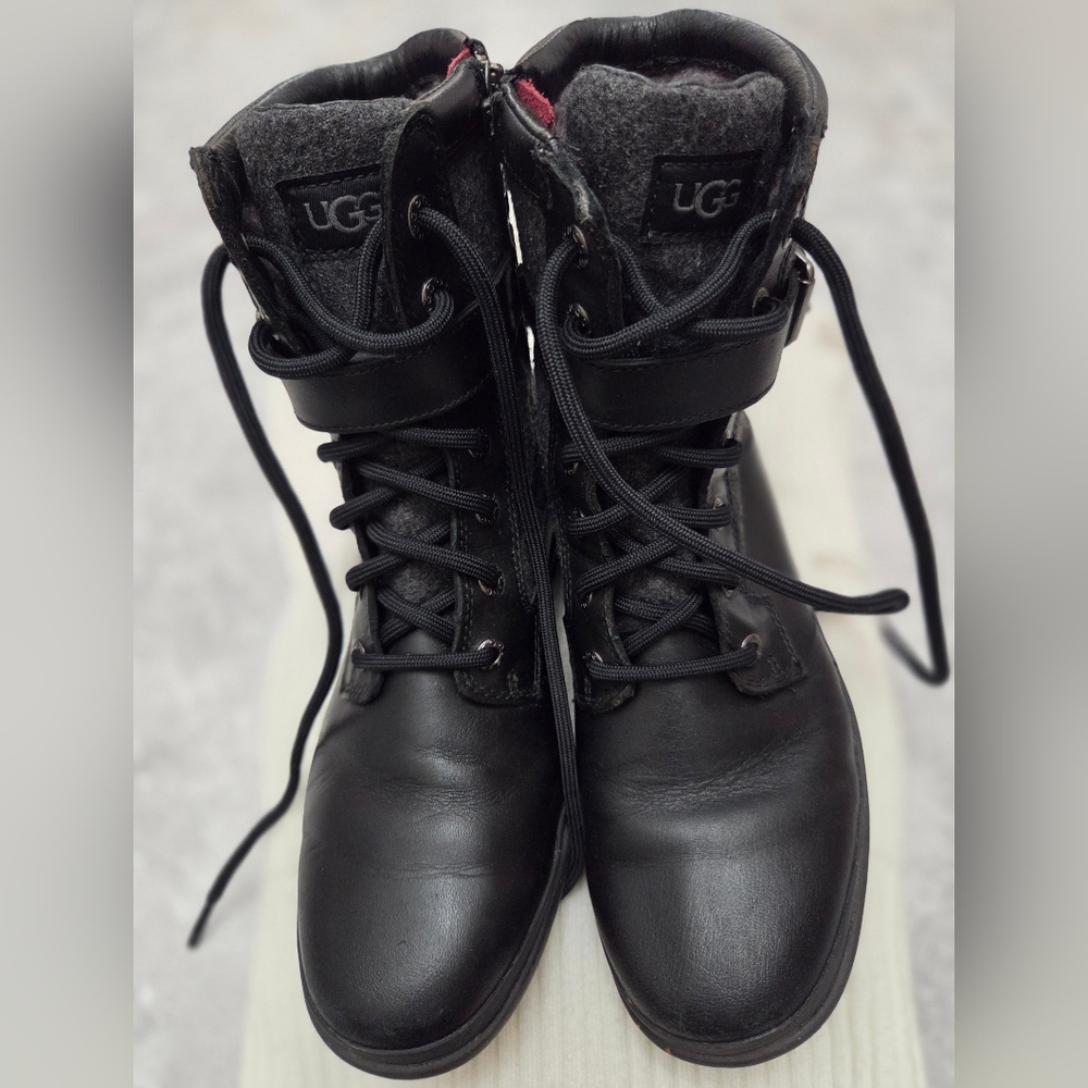 UGG Black Leather Wool Combat Boots 6.5 Dark Academia Gorpcore Moto